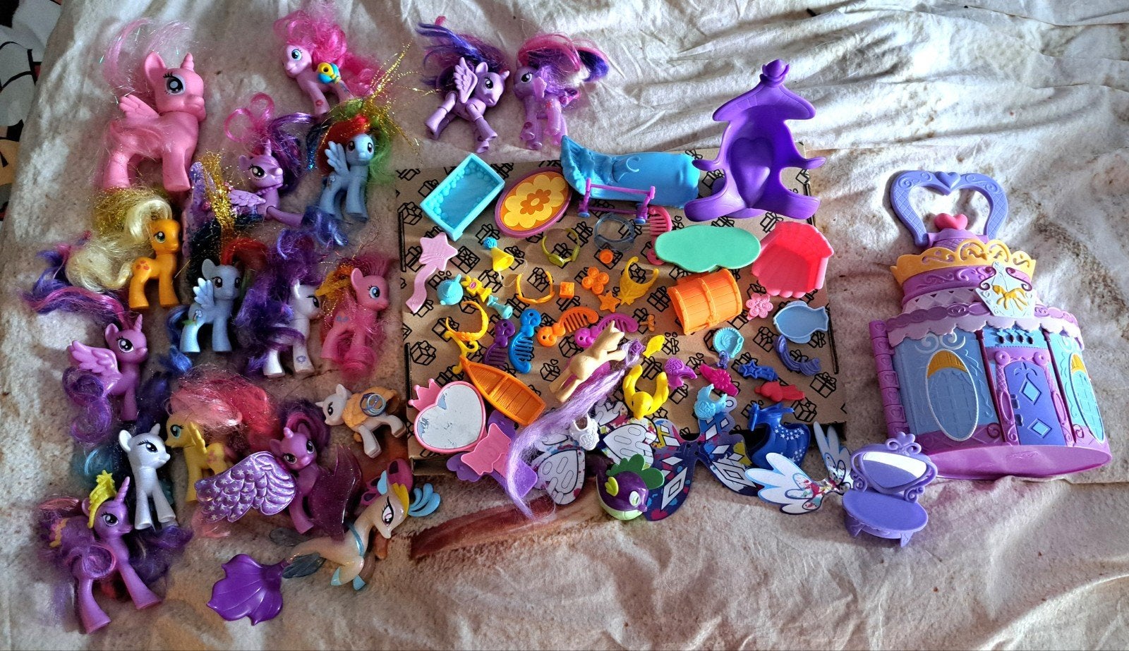 My little pony kasteel incl. 17 pony's en veel assecoires, Ophalen, Zo goed als nieuw