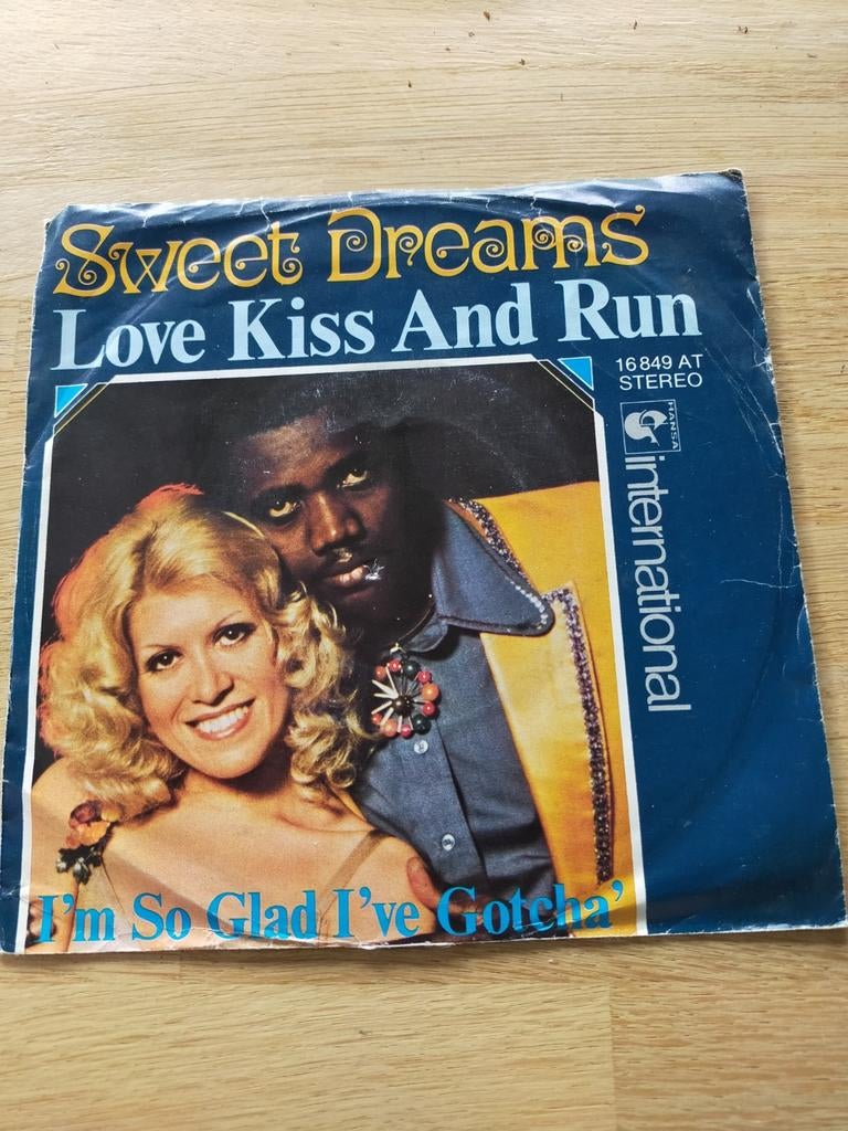 Sweet Dreams , love kiss and run, Cd's en Dvd's, Vinyl Singles, Ophalen of Verzenden, Zo goed als nieuw, Pop
