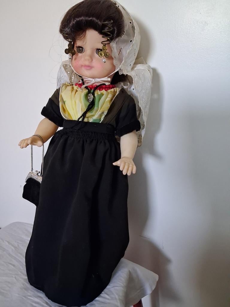 Pop in originele Zeeuwse klederdracht, Ophalen of Verzenden, Zo goed als nieuw, Pop