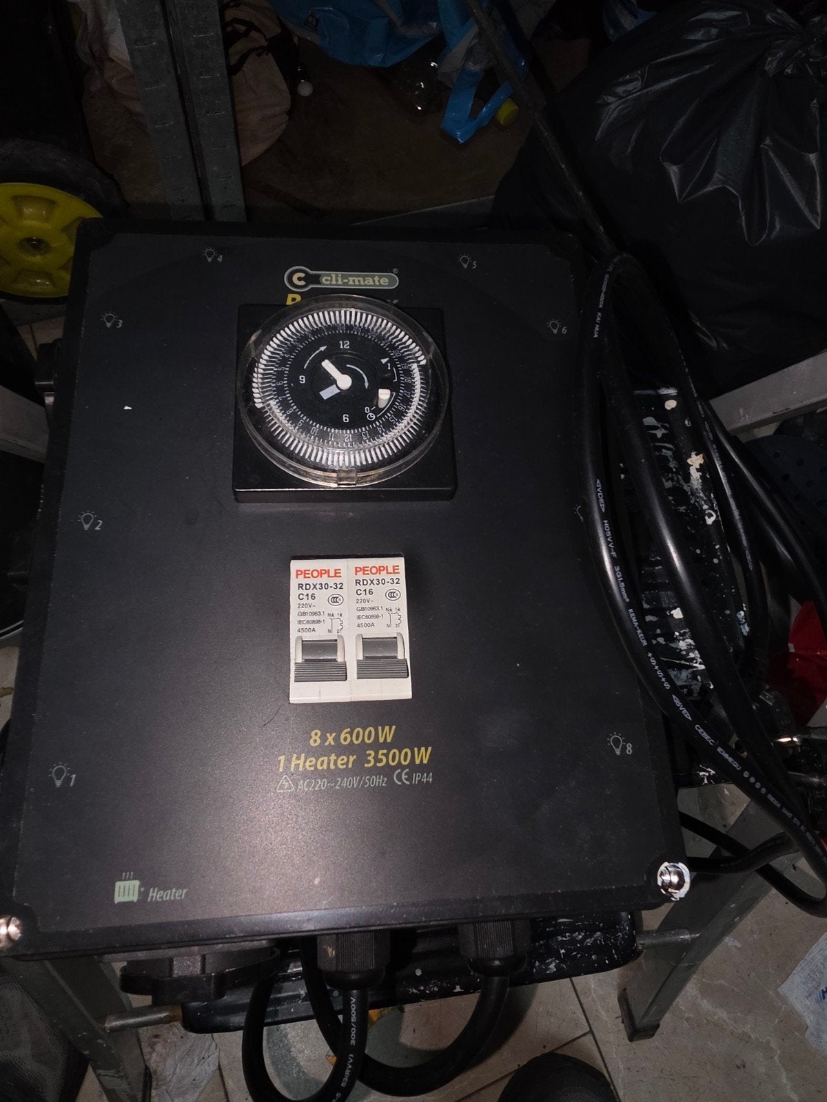 Cli-mate Schakelkast 8x600W met timer en verwarmingsuitgang, Ophalen of Verzenden