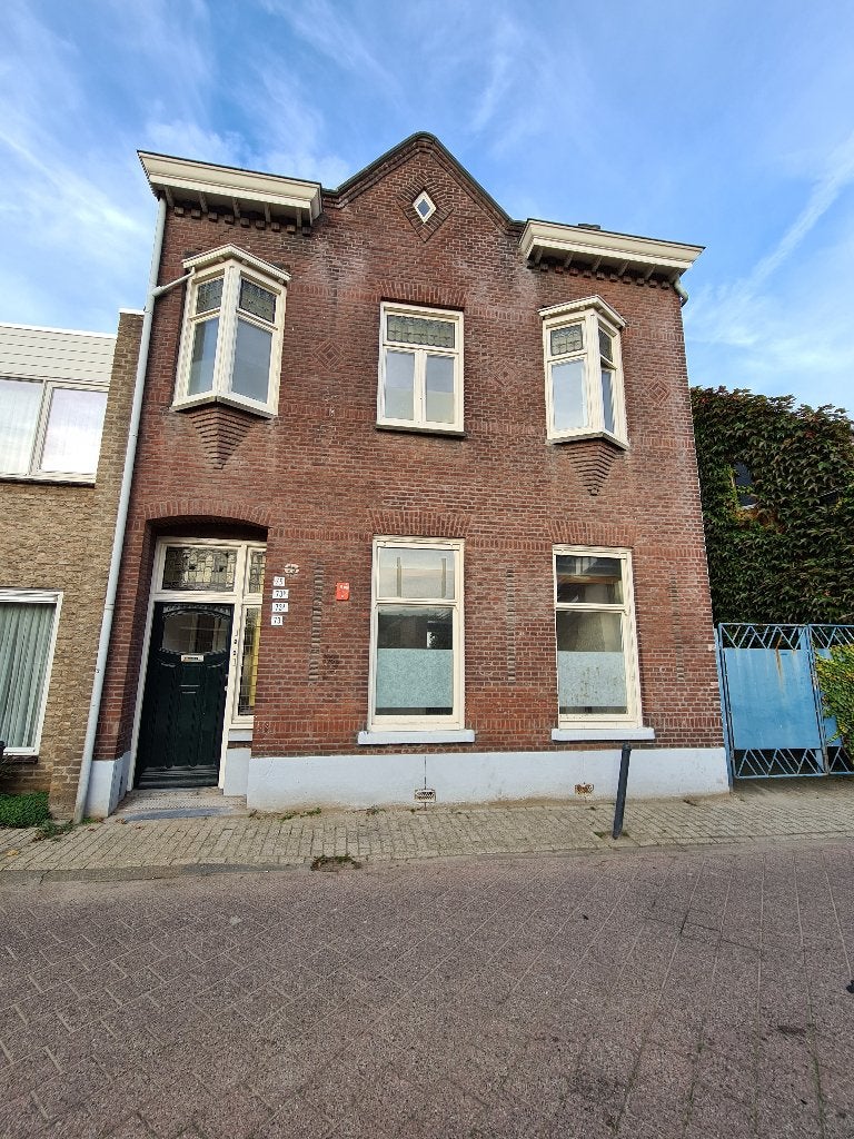 Kamerverhuurpand Tilburg, Smidspad 73, 73A & 73B, 200 tot 500 m², Tilburg, Noord-Brabant, Vrijstaande woning