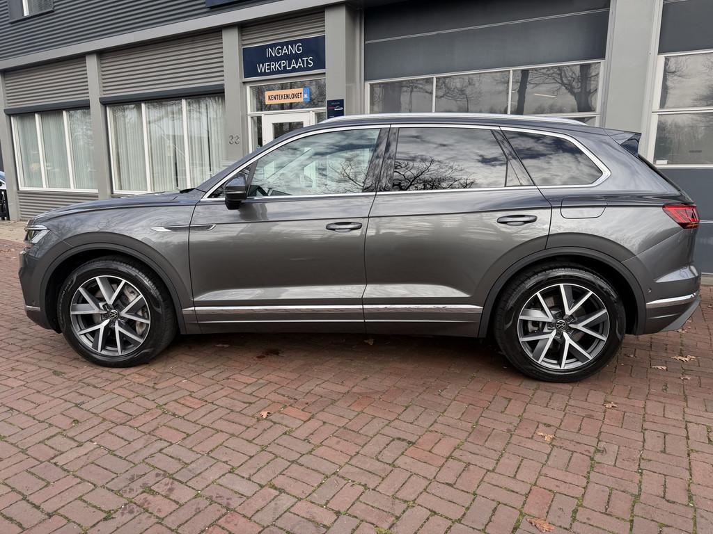 Volkswagen Touareg 3.0 TSi eHybrid 4MOTION km 48.000 nap 1e, Automaat, Gebruikt, 2995 cc, 2327 kg