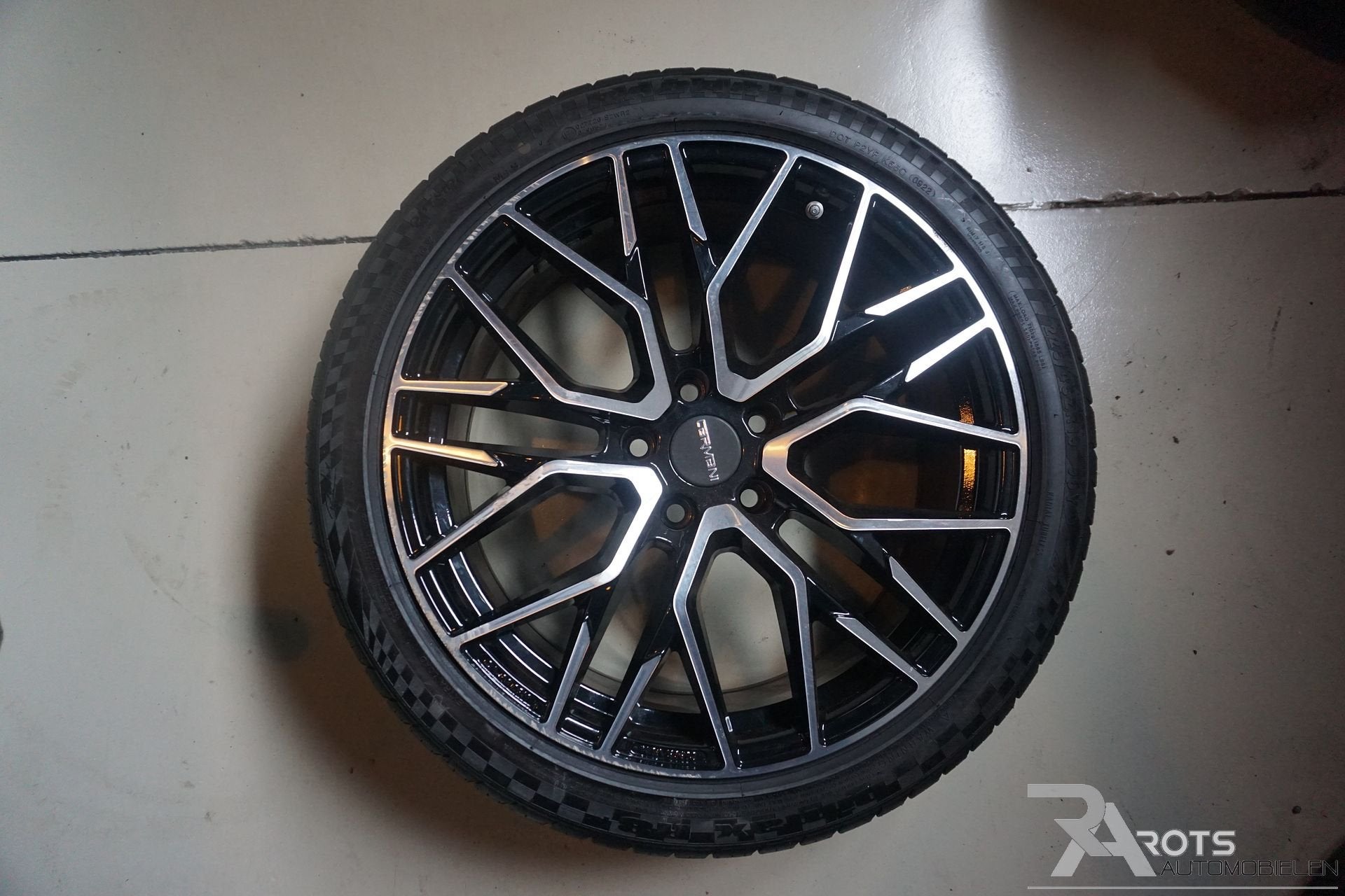 19 inch RENAULT MAZDA NISSAN 5x114.3 ET35 TPMS, Gebruikt, -, -, Banden en Velgen