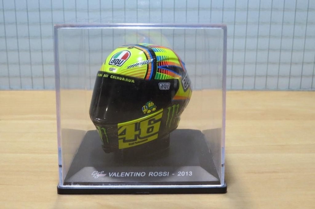 Valentino Rossi AGV helmet 2013 1:5, Barcelone, Serviceclientele@altaya.be, Overige typen, Nieuw