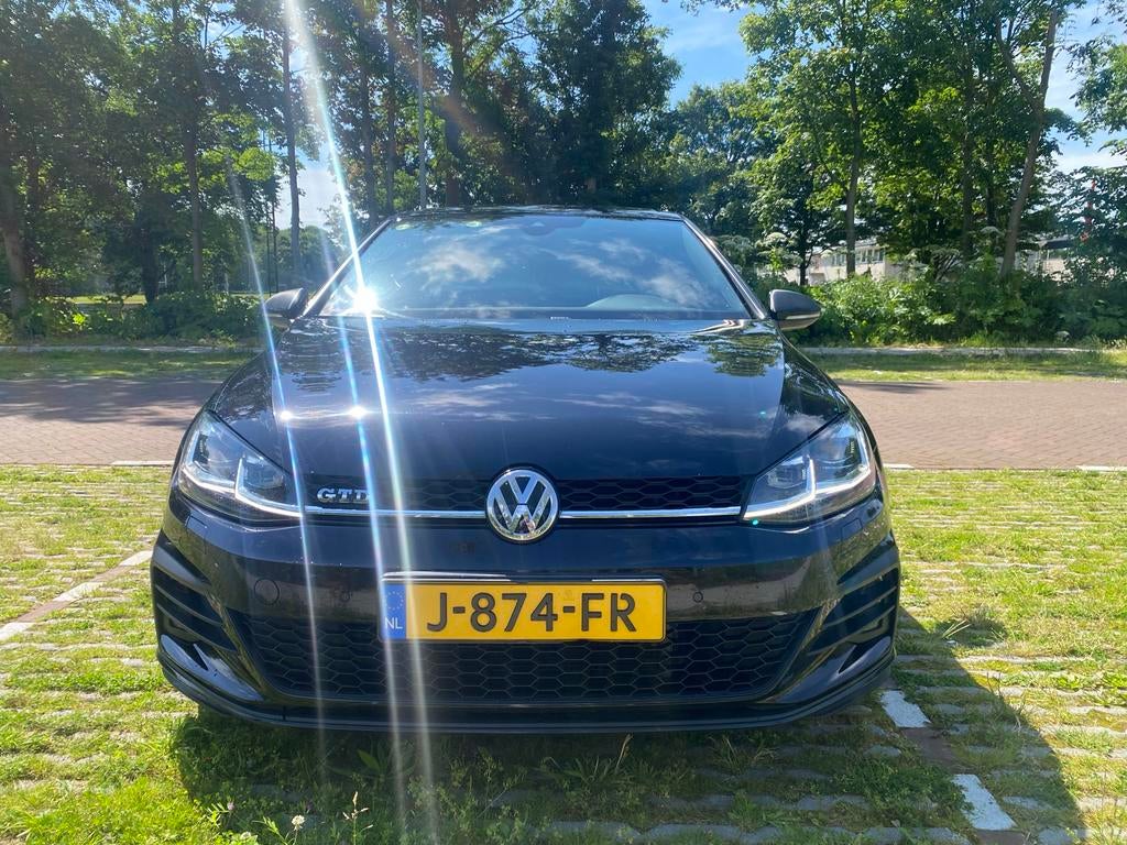 Volkswagen Golf 7,5 2.0 GTD 2018 Zwart, Pano, standkachel, Auto's, Volkswagen, 4 cilinders, 700 kg, 140 €/maand, Golf