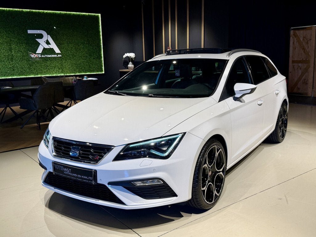 SEAT Leon ST 1.5 TSI FR Panodak|LED|Navi|Media Wit!, Auto's, Seat, 4 cilinders, Met garantie (alle), Leon, Alcantara
