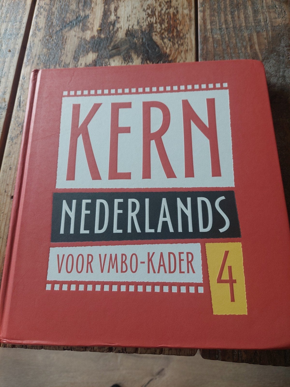 KERN Nederlands voor VMBO-Kader 4, Boeken, Ophalen of Verzenden, Zo goed als nieuw, VMBO, Nederlands