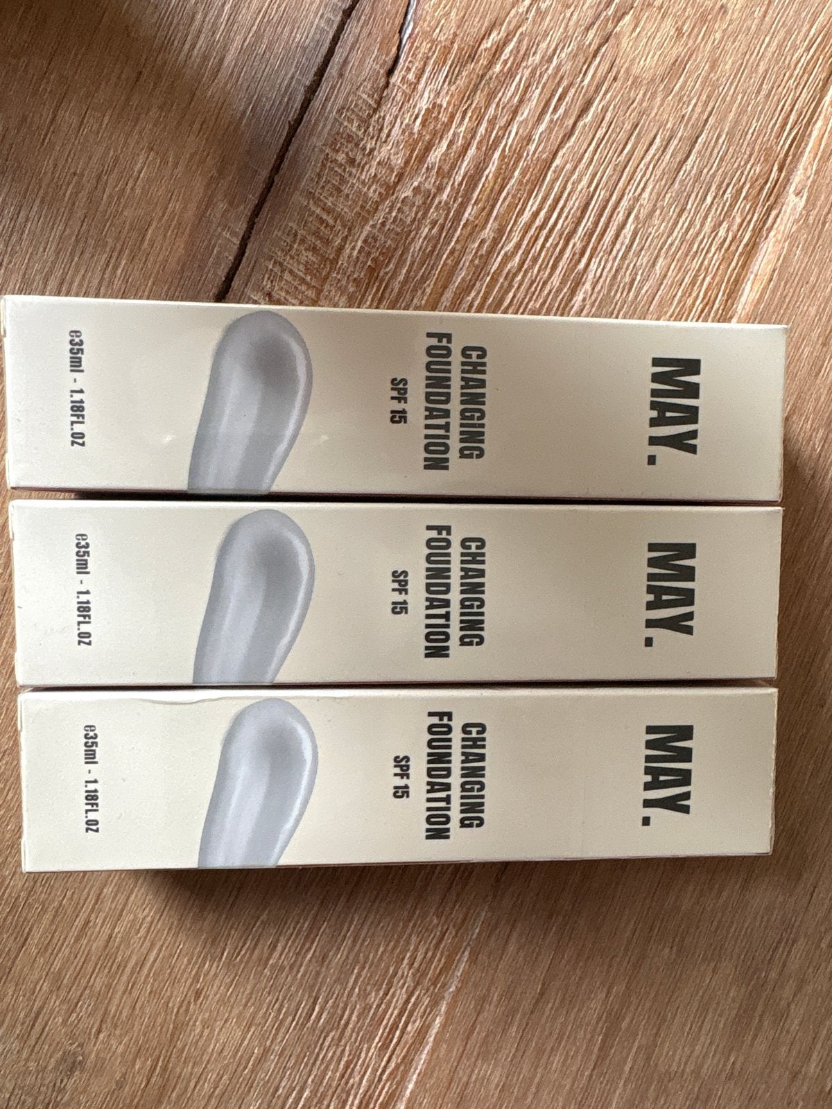 MAY. Changing Foundation SPF 15 - 35ml (3 stuks), Ophalen of Verzenden, Nieuw, Gehele gezicht, Make-up