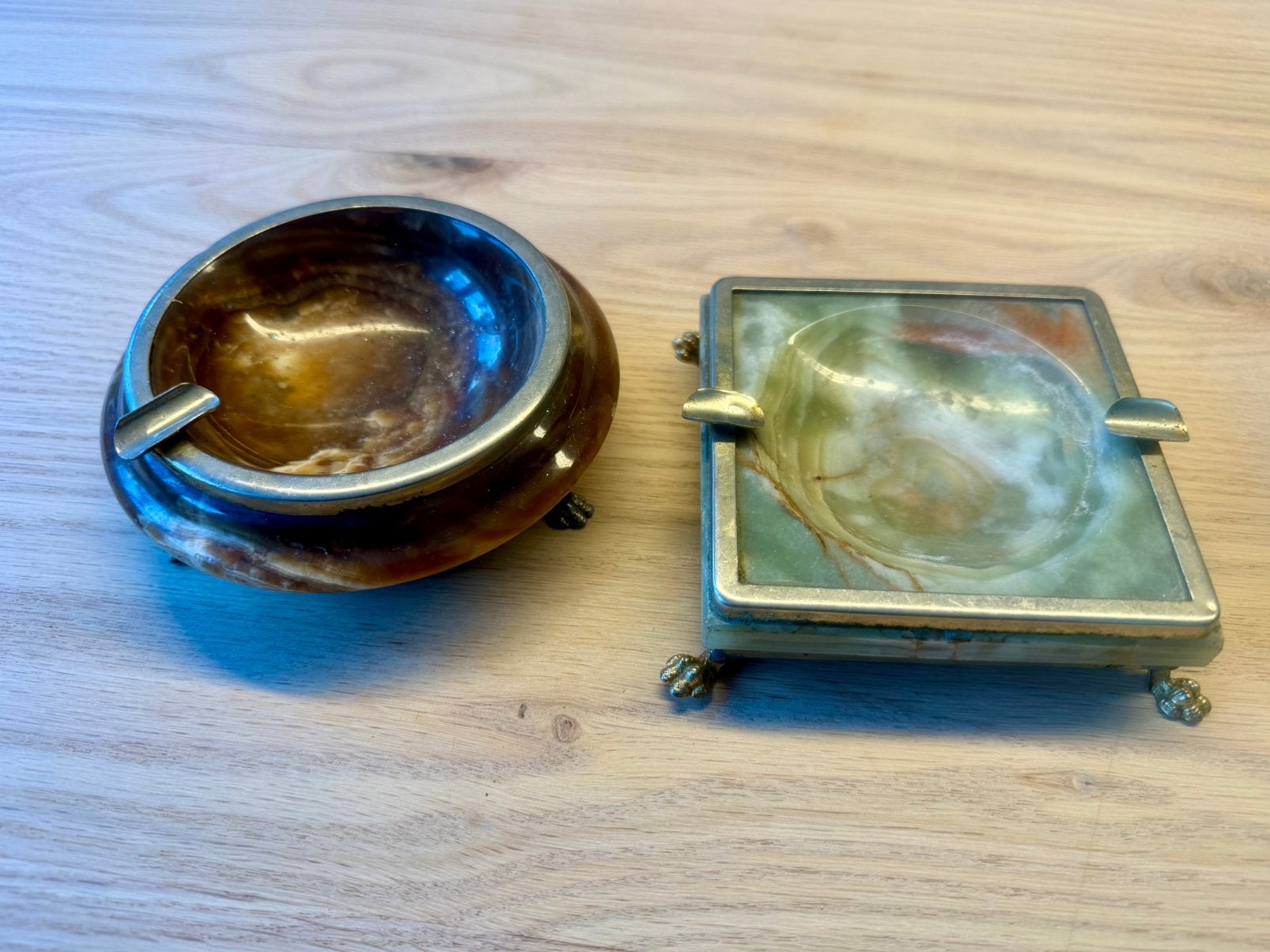 Set van 2 Vintage Onyx Asbakken met Leeuwenpootjes, Ophalen of Verzenden