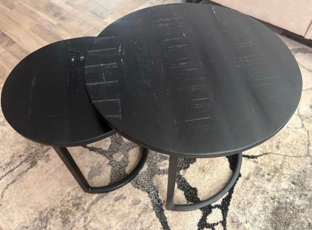 Zwarte mangohouten tafeltjes set van 2, Huis en Inrichting, Tafels | Salontafels, Ophalen, Gebruikt, Rond, 50 tot 100 cm