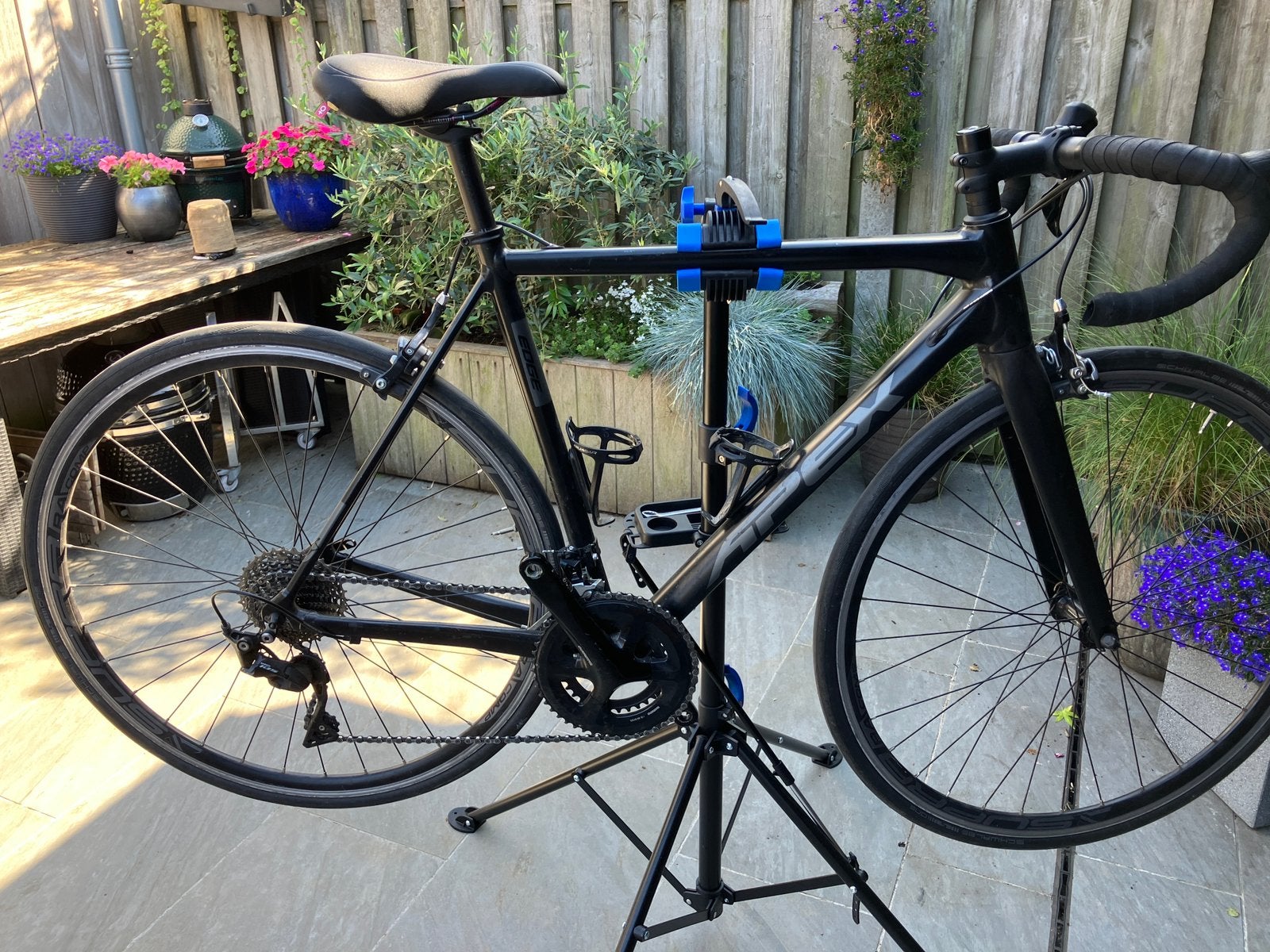 Apex edge uit 2020, Fietsen en Brommers, 28 inch, Velgrem, Aluminium, Zo goed als nieuw