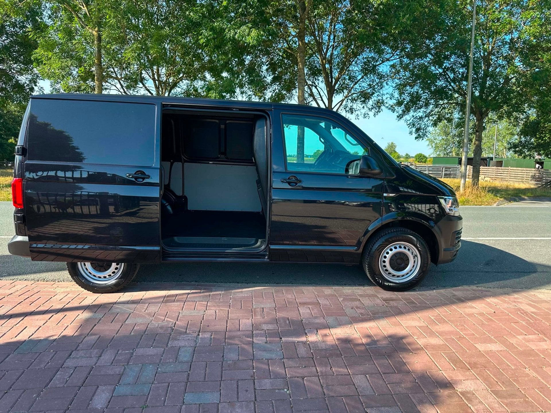Volkswagen Transporter 2.0 TDI L1 3 Pers Euro 6 150 PK Airco, Voorwielaandrijving, Stof, Gebruikt, 4 cilinders