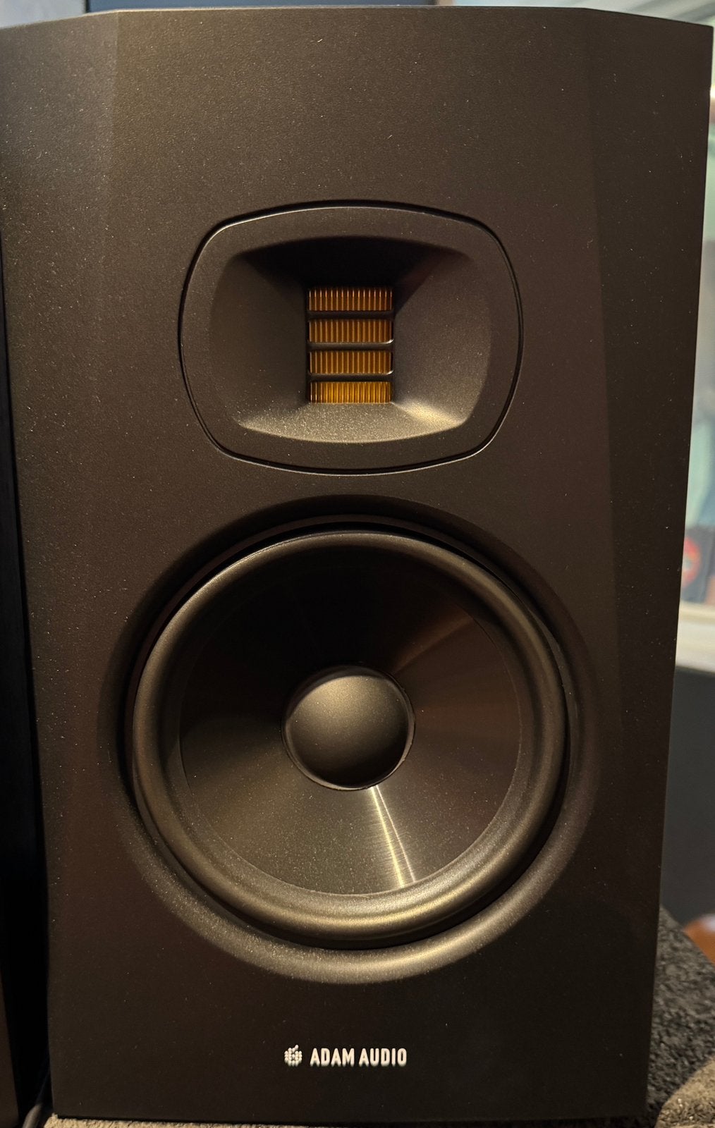 Adam Audio T7V studio speaker set