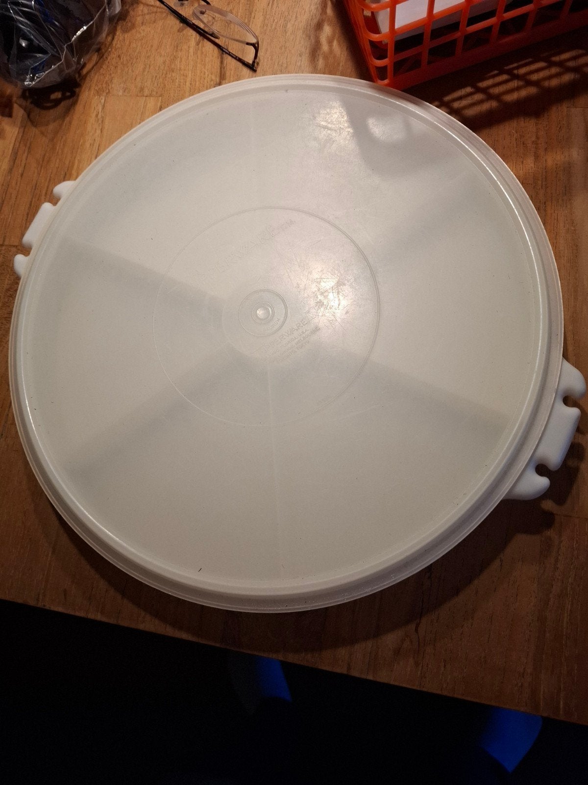 Tupperware Serveerschaal met Vakken en Deksel, Huis en Inrichting, Gebruikt, Schaal, Wit, Met compartimenten