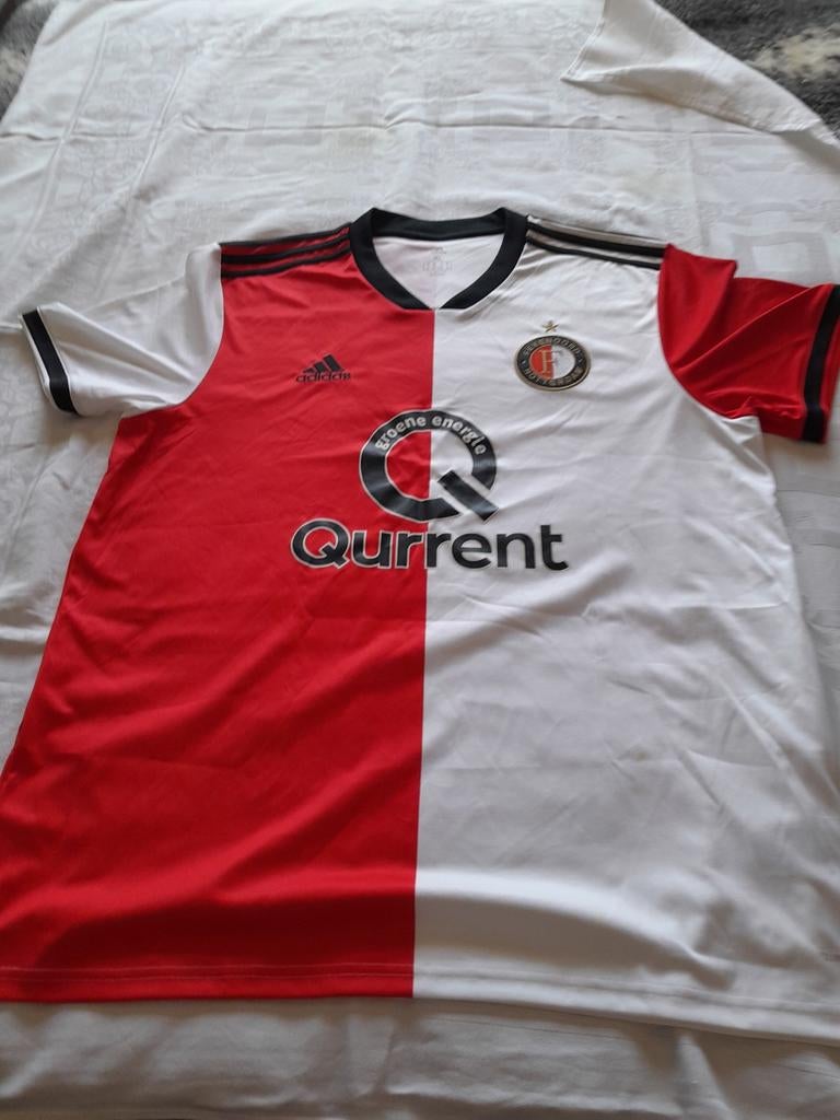 Te koop feyenoord shirt heeft 2 gele plekjes, Maat XS of kleiner, Ophalen of Verzenden, Shirt