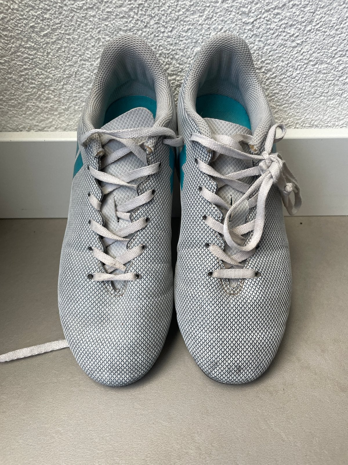 Adidas voetbalschoenen - Maat 36, Sport en Fitness, Ophalen, Gebruikt, Schoenen