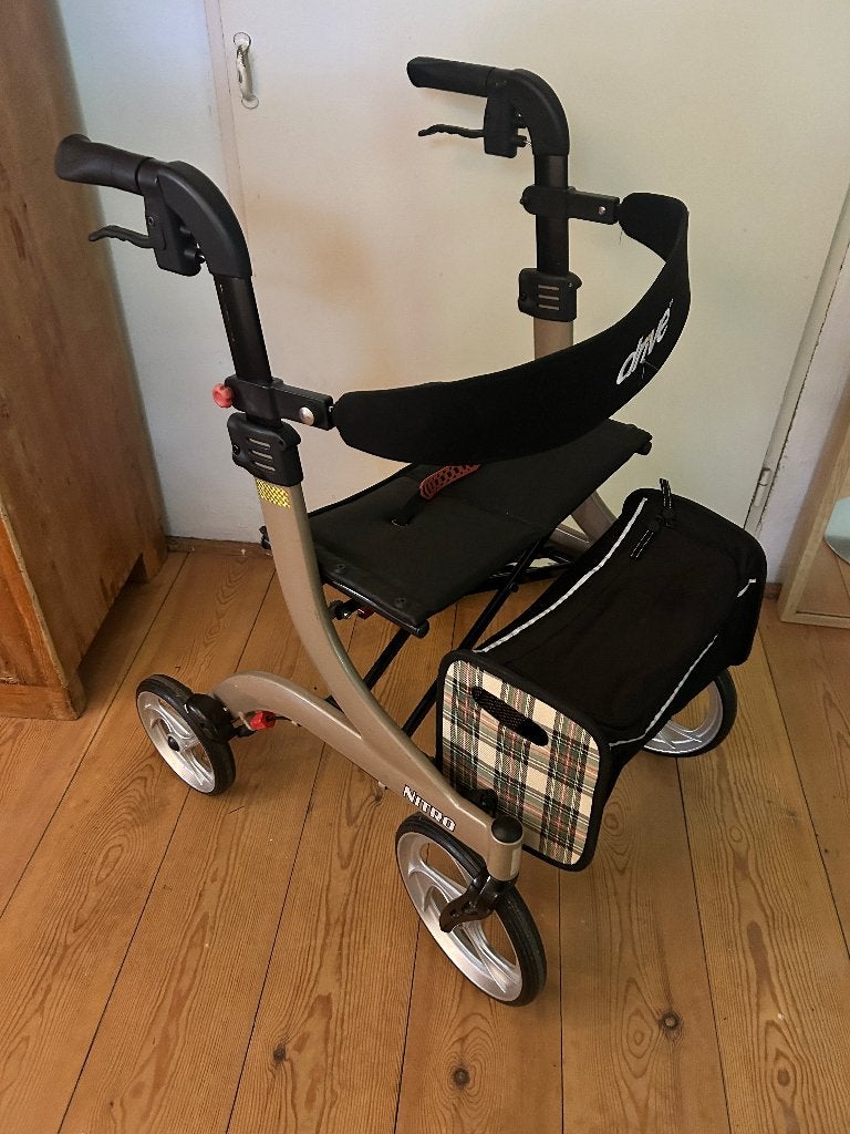 Rollator Nitro maat S, Ophalen, Lichtgewicht, Zo goed als nieuw