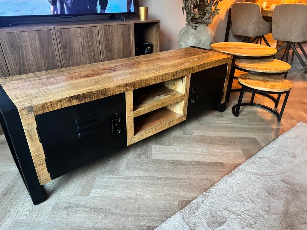 Tv meubel en salontafeltjes mango hout, Huis en Inrichting, Kasten | Televisiemeubels, Ophalen, 150 tot 200 cm, Zo goed als nieuw