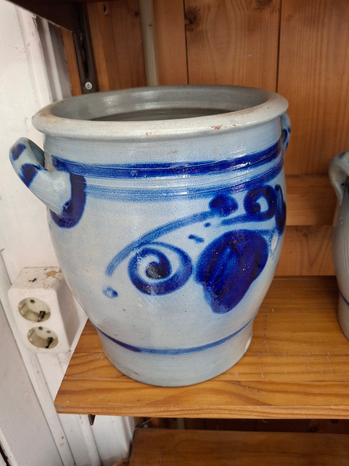 Antieke zoutglazuur pot met blauw decor, Ophalen of Verzenden