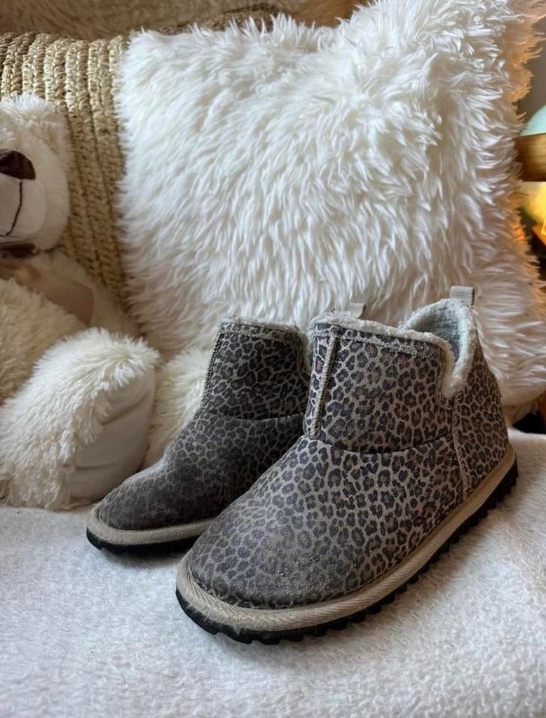 HIP UGG-stijl schoen beige panterprint, maat 35, Kinderen en Baby's, Kinderkleding | Schoenen en Sokken, Ophalen of Verzenden