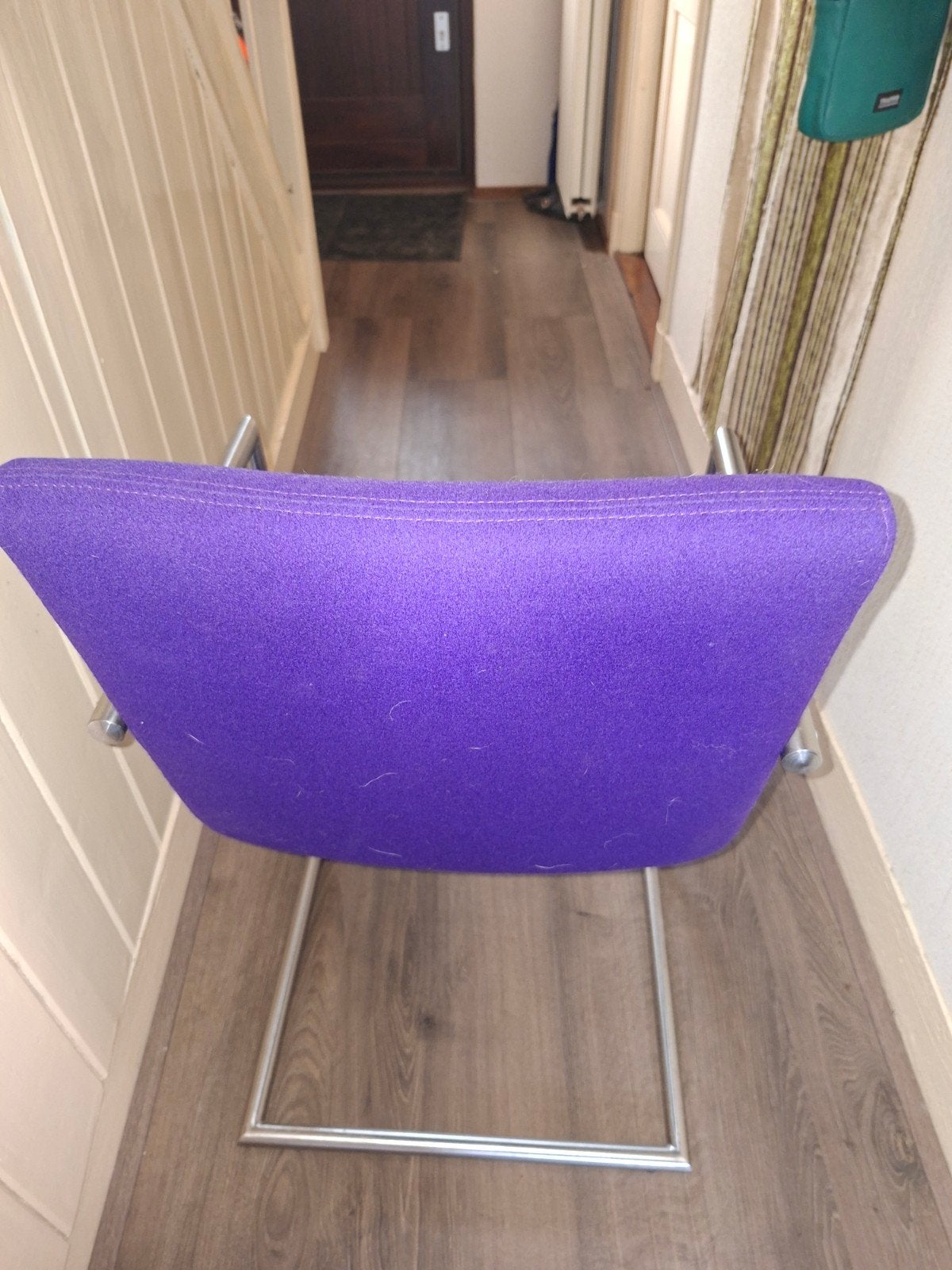 Gratis af te halen: Paarse en fuchsia stoelen, Gebruikt, Twee, Overige kleuren, Ophalen of Verzenden