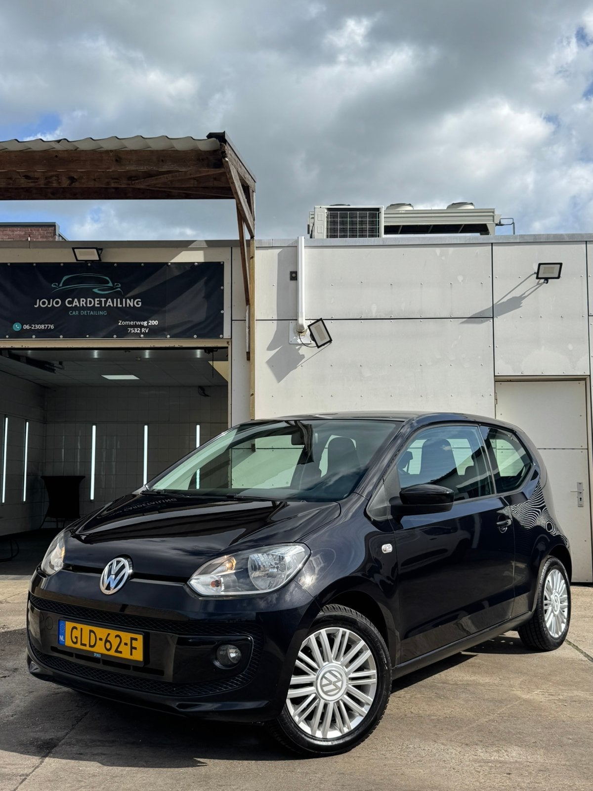 Volkswagen UP 1.0 2014 Airco stoelverwarming, Voorwielaandrijving, Dealer onderhouden, Zwart, 4 cilinders