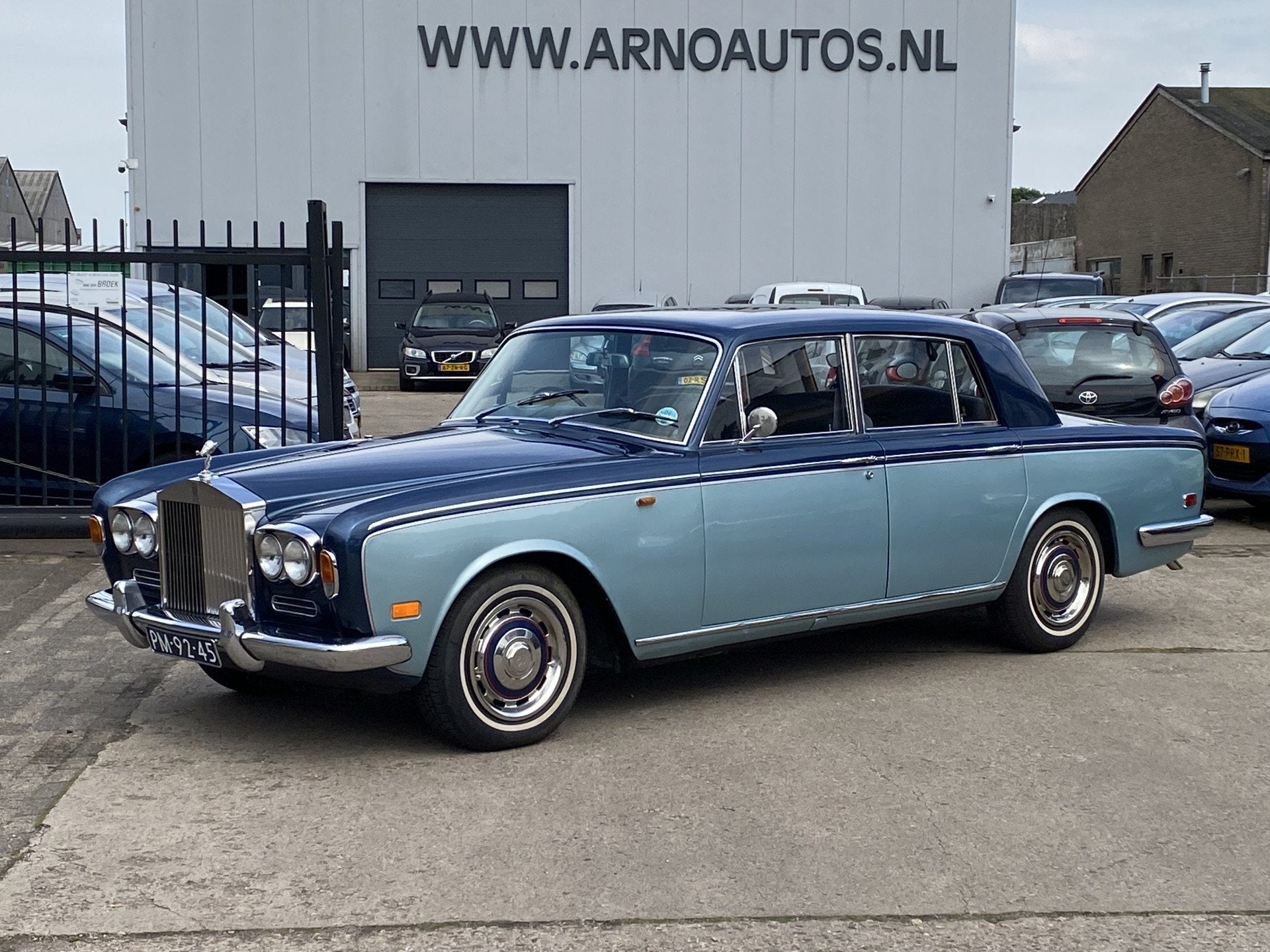 Rolls-Royce Silver Shadow 6.8 Saloon, BJ 1971, APK EN WEGENB, Auto's, Automaat, Metallic lak, Blauw, Leder