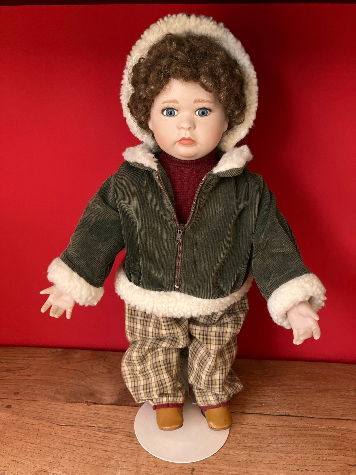 Vintage Porseleinen Pop Jongen in Winterkleding, Verzamelen, Poppen, Ophalen of Verzenden, Zo goed als nieuw, Pop