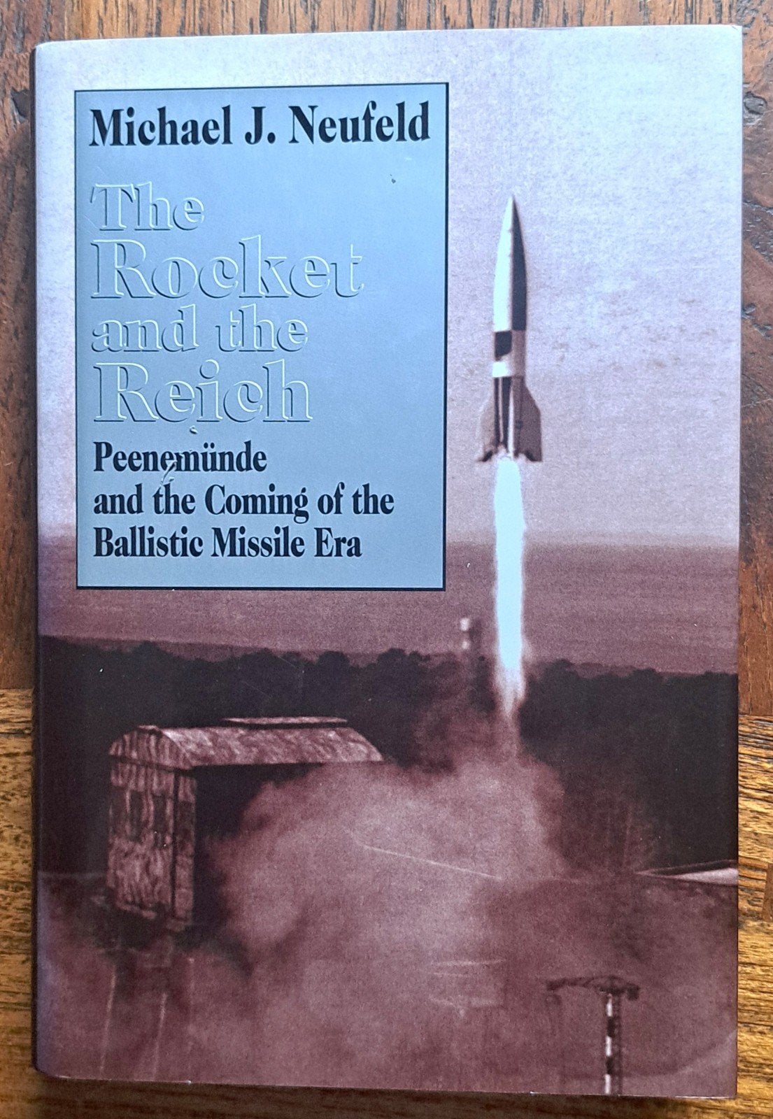 The Rocket and the Reich - Peenemunde Ballistic Missile Era, Tweede Wereldoorlog, Nieuw, Ophalen of Verzenden, Michael J. Neufeld,