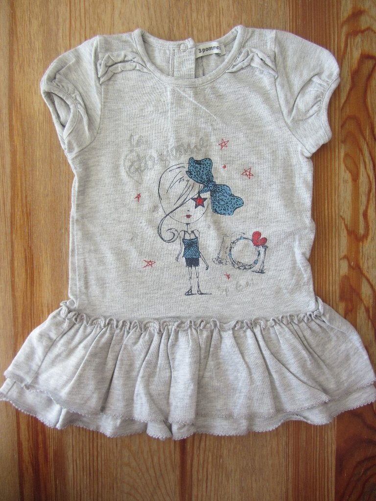 Grijs jurkje met meisje Trois Pommes maat 74, Ophalen of Verzenden, Zo goed als nieuw, Meisje, Jurkje of Rokje