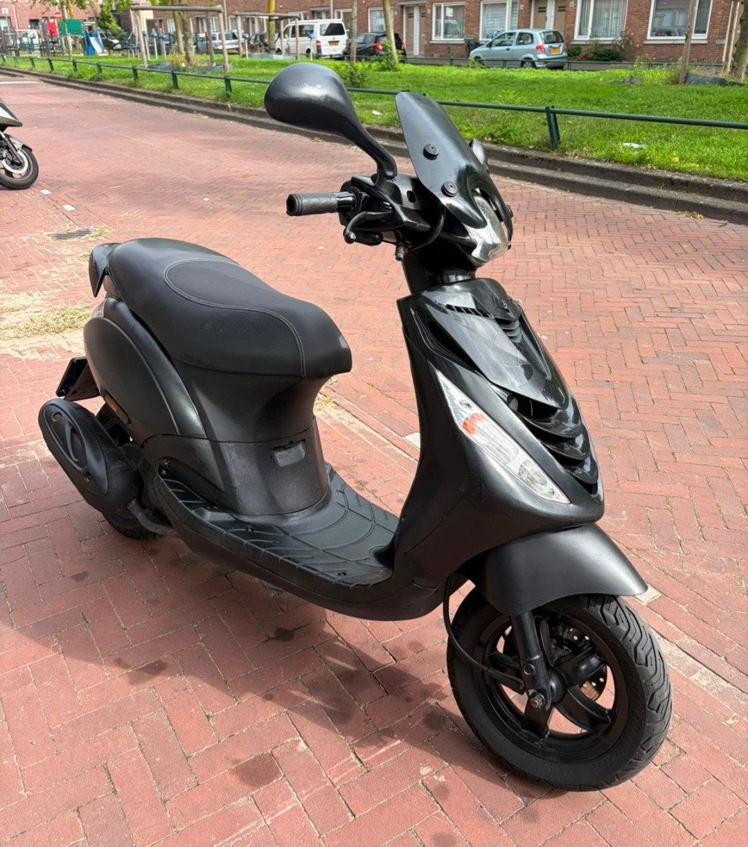Piaggio Zip 4T 2010, Fietsen en Brommers, Ophalen, Gebruikt, Zip, Benzine