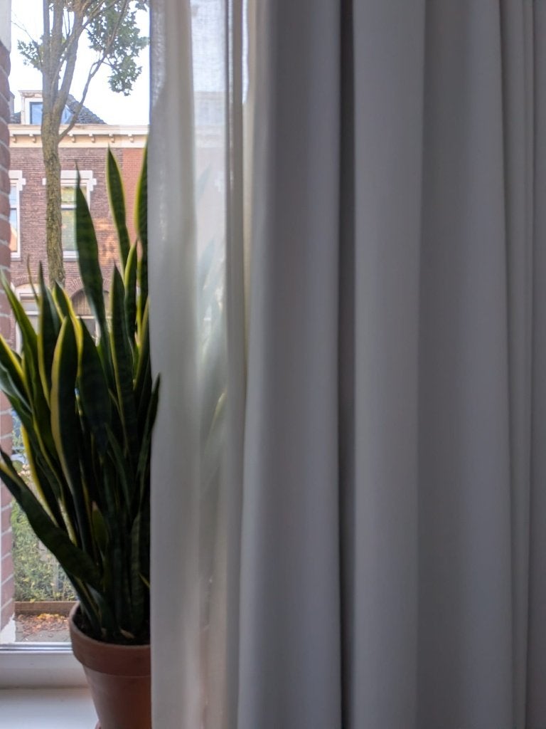 Foto 12 van Set Maatwerk Gordijnen – 3m Hoog (Verduisterend + Vitrage)