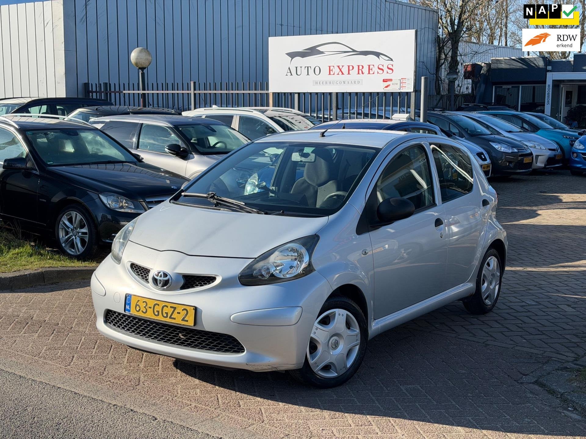 Toyota Aygo 1.0-12V/stuurbekrachtiging/Navi/Carplay/Nap/Apk/, Gebruikt, 4 stoelen, 68 pk, Origineel Nederlands