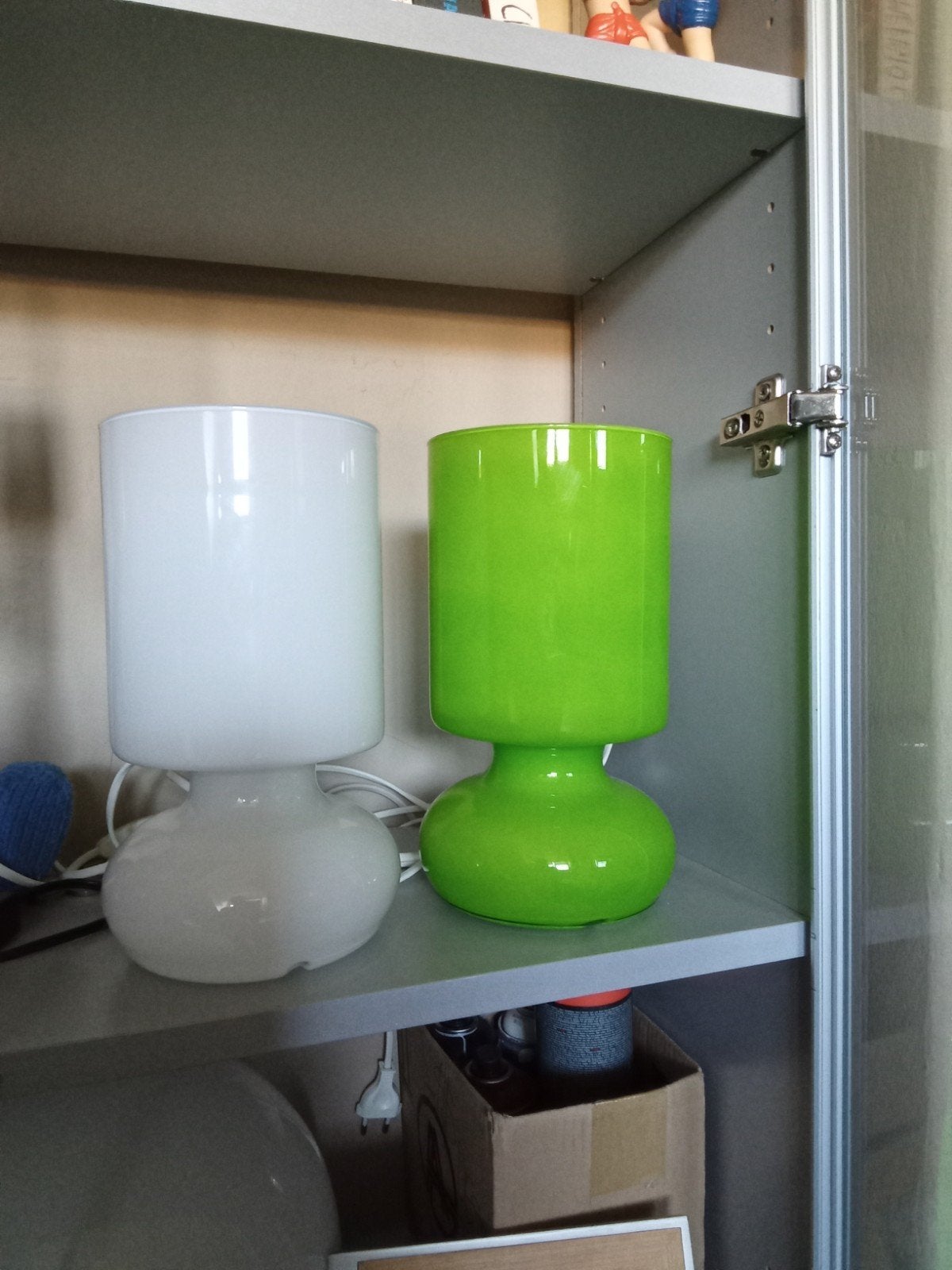 Set van 2 glazen tafellampen: wit en groen ikea vintage lamp, Meerkleurig, Ophalen of Verzenden, IKEA, Modern