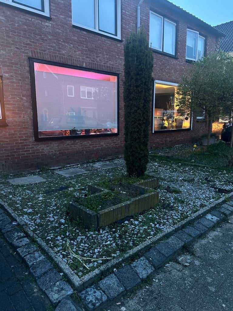 Gratis voortuin, tegels, siergrind/ keien, klinkers, Tuin en Terras, Tegels en Klinkers, Ophalen, Gebruikt, Beton, Klinkers