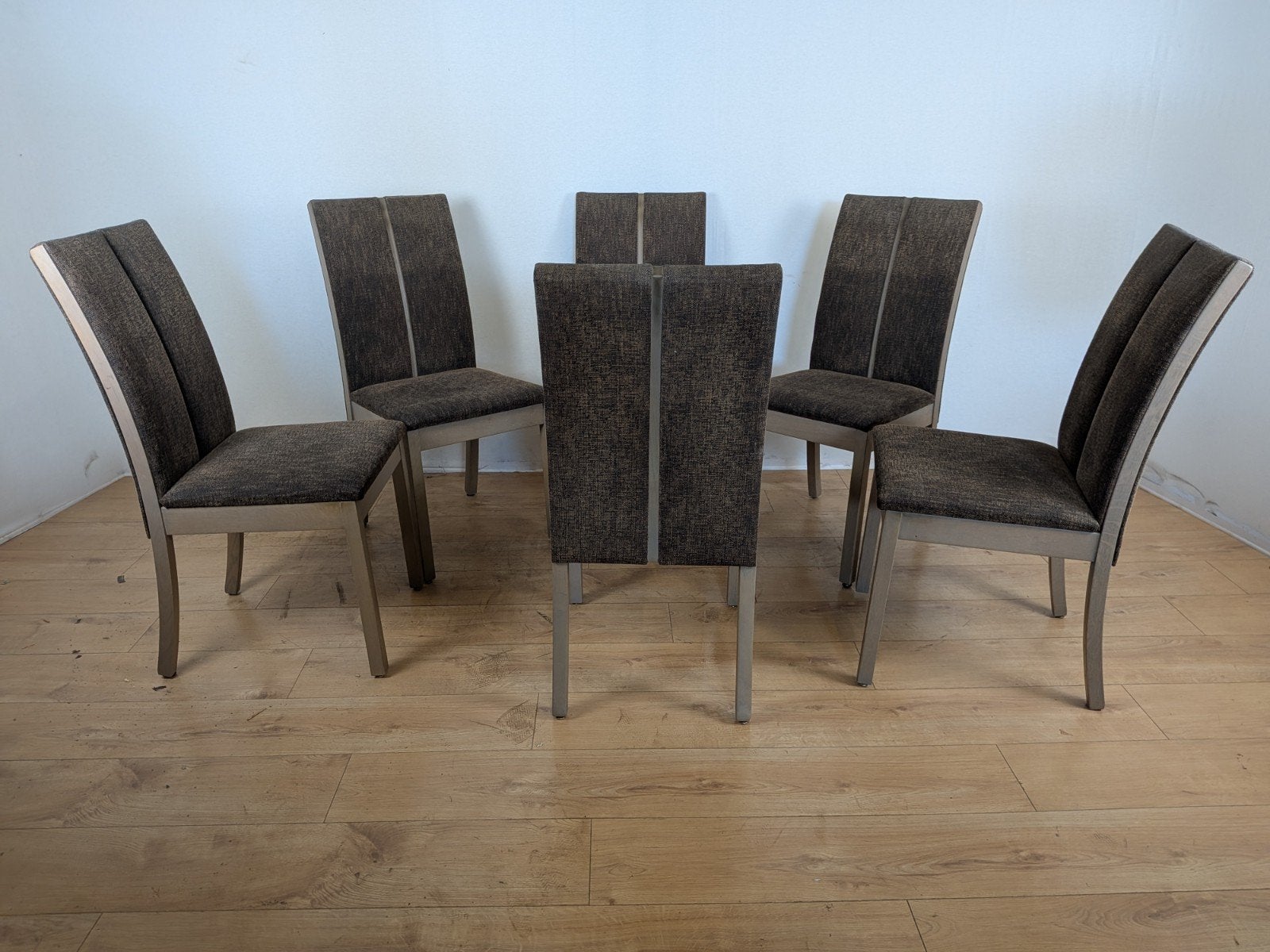 Set van 6 Moderne Eetkamerstoelen | Gestoffeerd | Model 47
