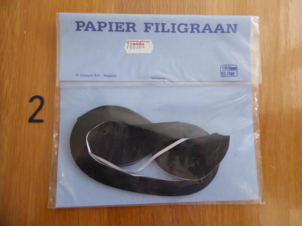 nr. 5002 - papier filigraan zwart, Ophalen of Verzenden, Nieuw, Overige thema's, Overige typen