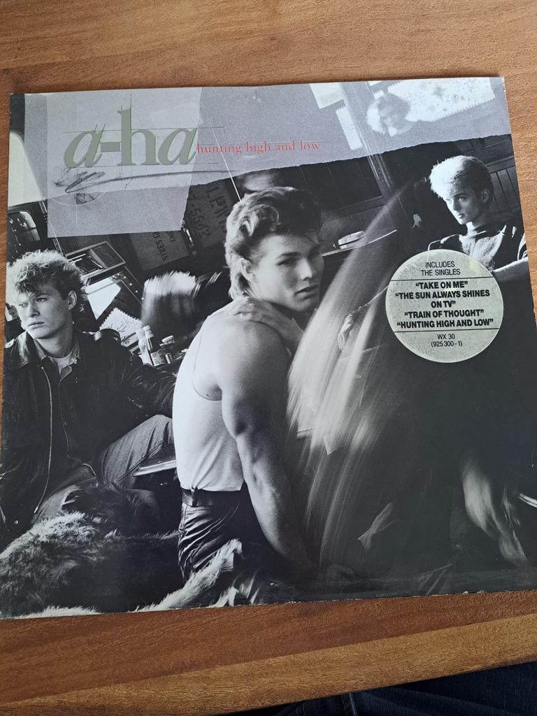 A-Ha - Hunting High and Low Vinyl Album, Cd's en Dvd's, Vinyl | Pop, Ophalen of Verzenden, 1980 - 1989, Gebruikt, 12 inch