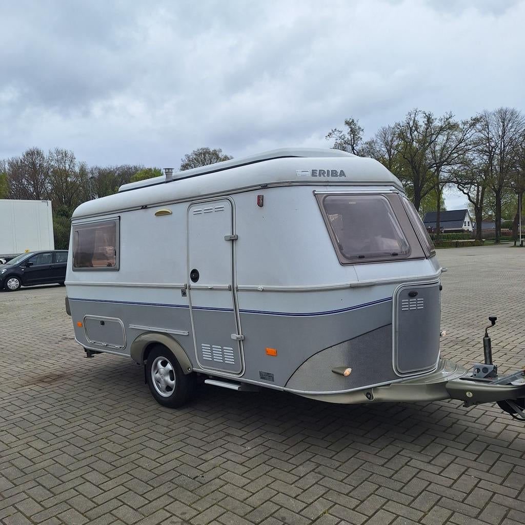 Eriba Touring Triton 410GT, Luifel, Stapelbed, 1e Eigenaar, Caravans en Kamperen, Caravans, Dwars-stapelbed, Bedrijf, Treinzit