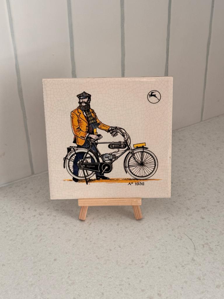 Vintage Gazelle Tegel - Man op Fiets (1932), Ophalen of Verzenden