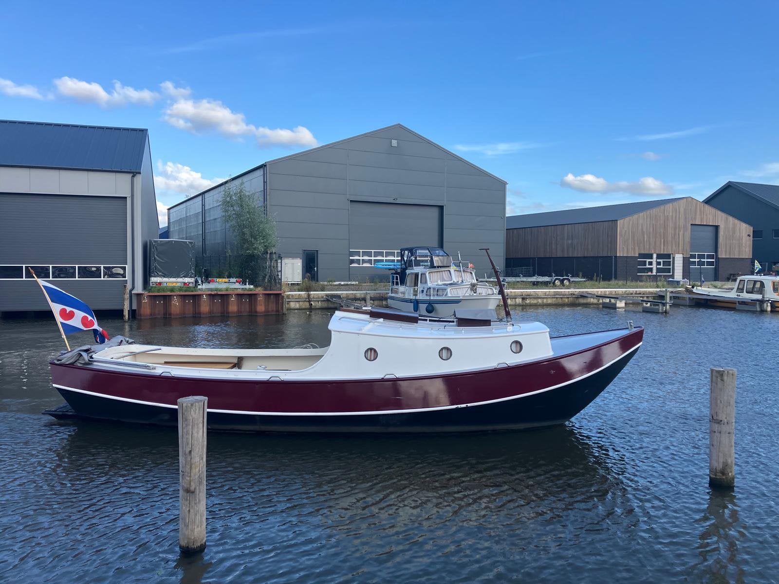 Prachtig gelijnde blom vlet 850 cabin sloep bj2001, Overige merken, Zwemplateau/-trap, Gebruikt, Diesel
