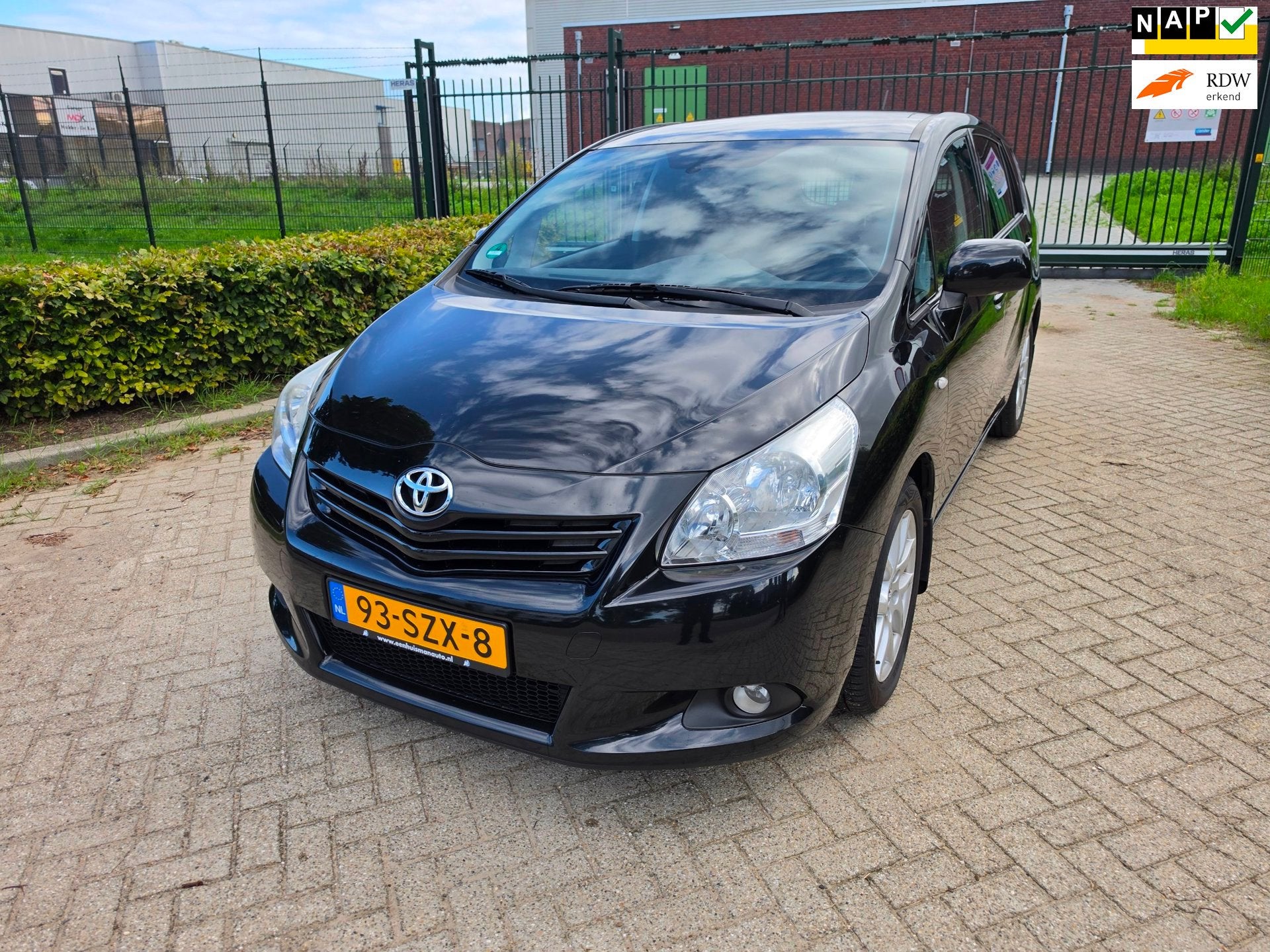 Toyota Verso 1.8 VVT-i Dynamic Business PANO AUTOMAAT!, Auto's, Euro 5, 450 kg, Gebruikt, 4 cilinders