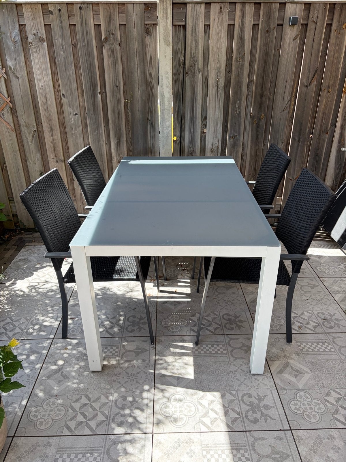 Moderne tuintafel 160x90x75 incl 4 tuinstoelen., Ophalen, Gebruikt, Rechthoekig, Metaal
