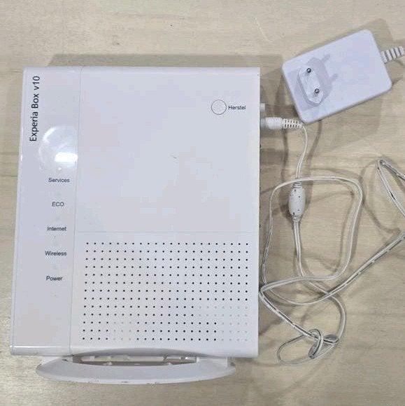 KPN Experia Box V10 Router - Draadloos Internet Modem, Ophalen of Verzenden, Gebruikt, Router met modem, KPN