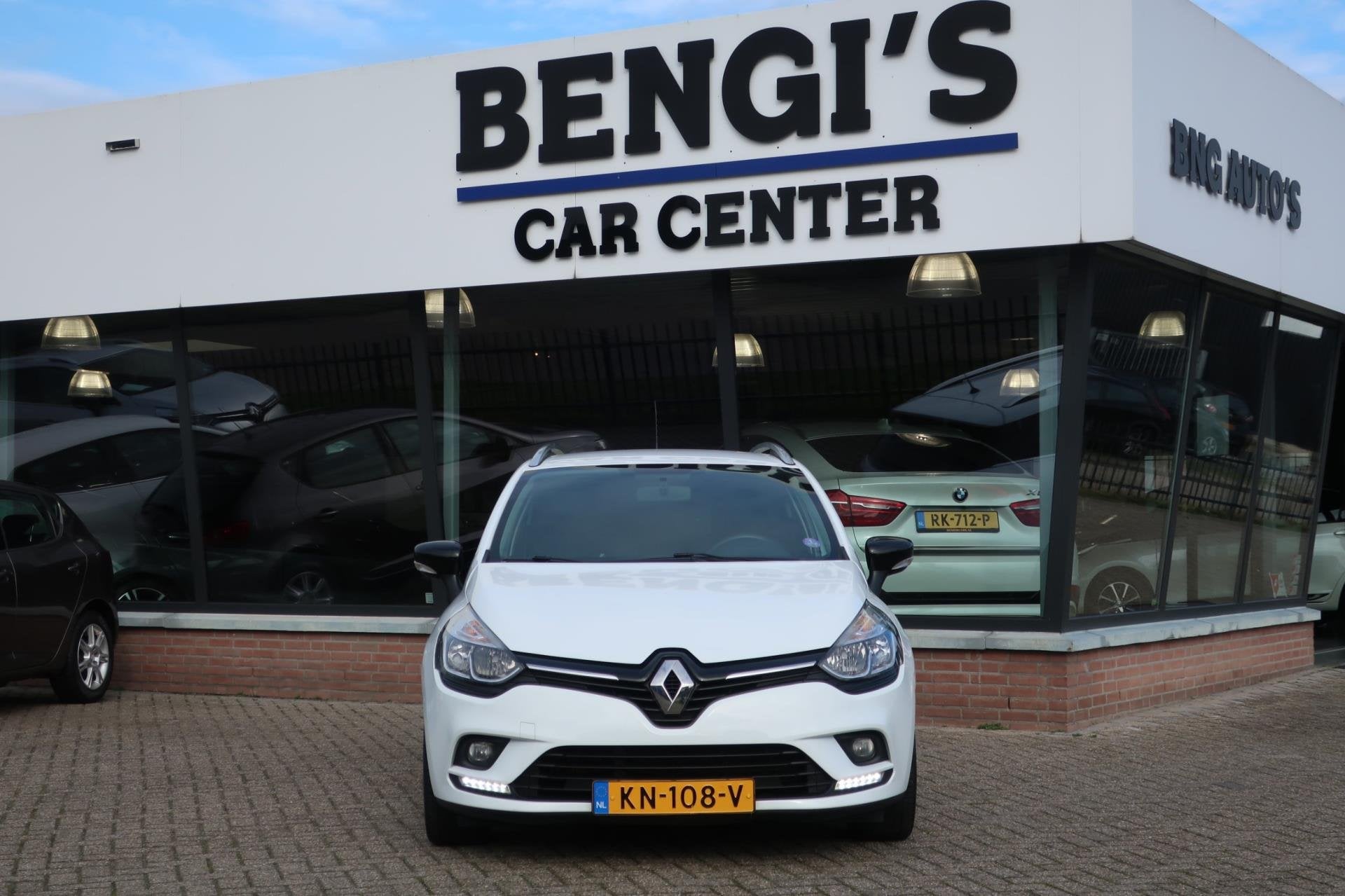 Renault Clio Estate 0.9 TCe Limited LED_NAVI_CRUIS_PDC_LMV., Auto's, Renault, Voorwielaandrijving, Gebruikt, 580 kg, Origineel Nederlands