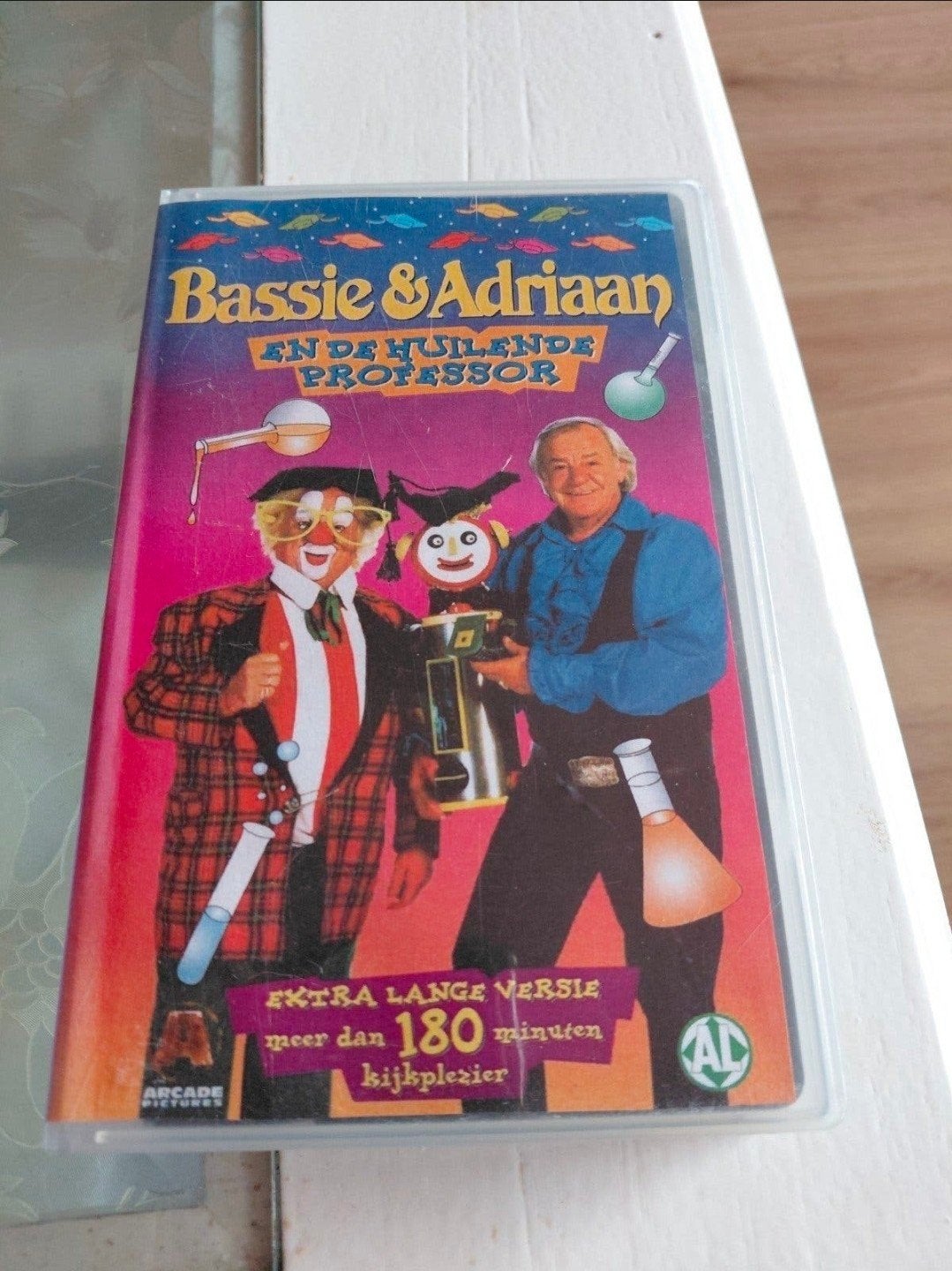 Bassie en Adriaan en De Huilende Professor deel 1 VHS band., Gebruikt, Spaans, Ophalen of Verzenden, Kinderprogramma of -film