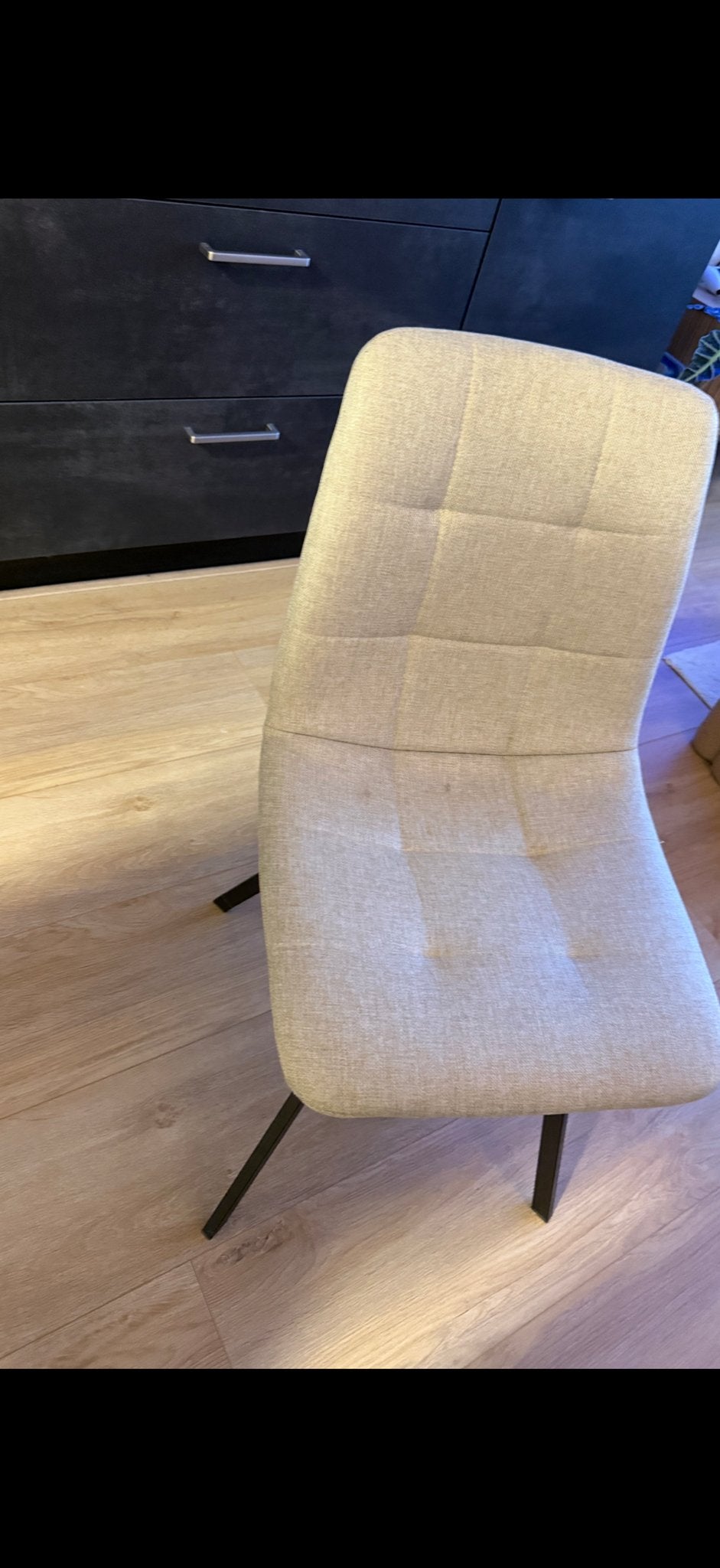 4x Eetkamerstoel - Beige stof met zwart metalen poten, Ophalen, Gebruikt, Overige kleuren, Metaal