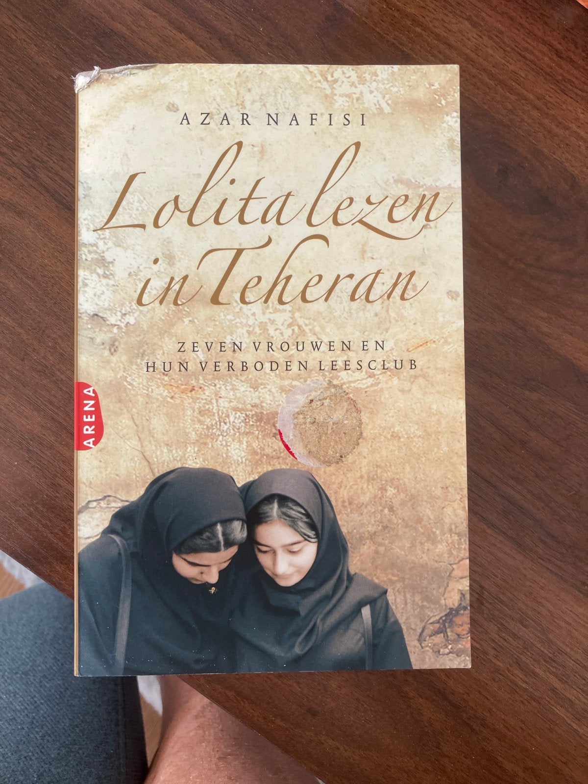 Lolita lezen in Teheran - Azar Nafisi, Ophalen of Verzenden, Gelezen, Kunst en Cultuur