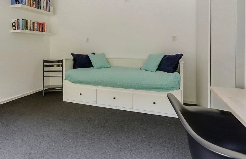 Ikea Hemnes bedbank incl 2x lattenbodem en 2x matras 80x200, Ophalen, Gebruikt, Wit, Tweepersoons