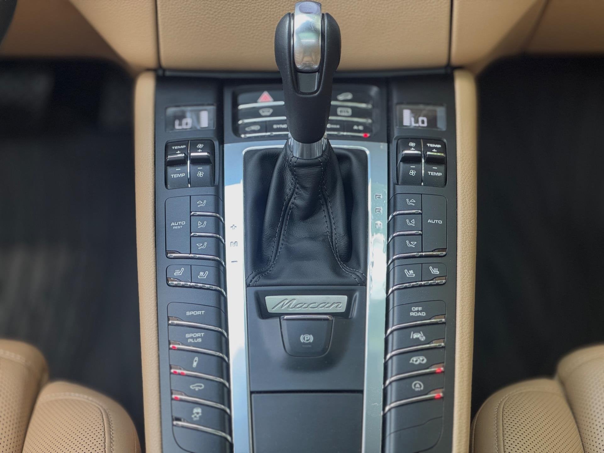 Foto 24 van Porsche Macan 3.0 GTS Burmester ACC Pano Cognac L Chrono Vol